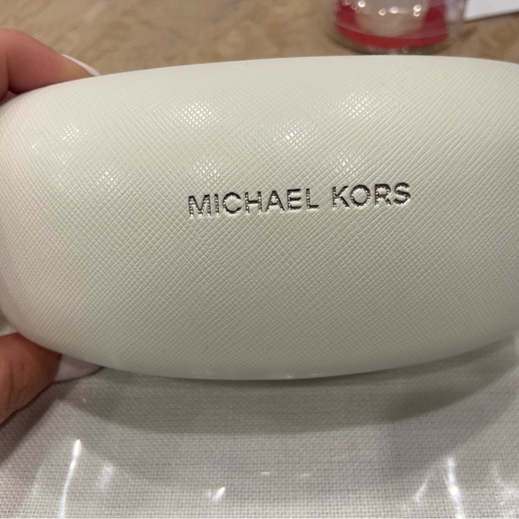 Michael Kors Sunglasses for sale - Picture 2 of 4